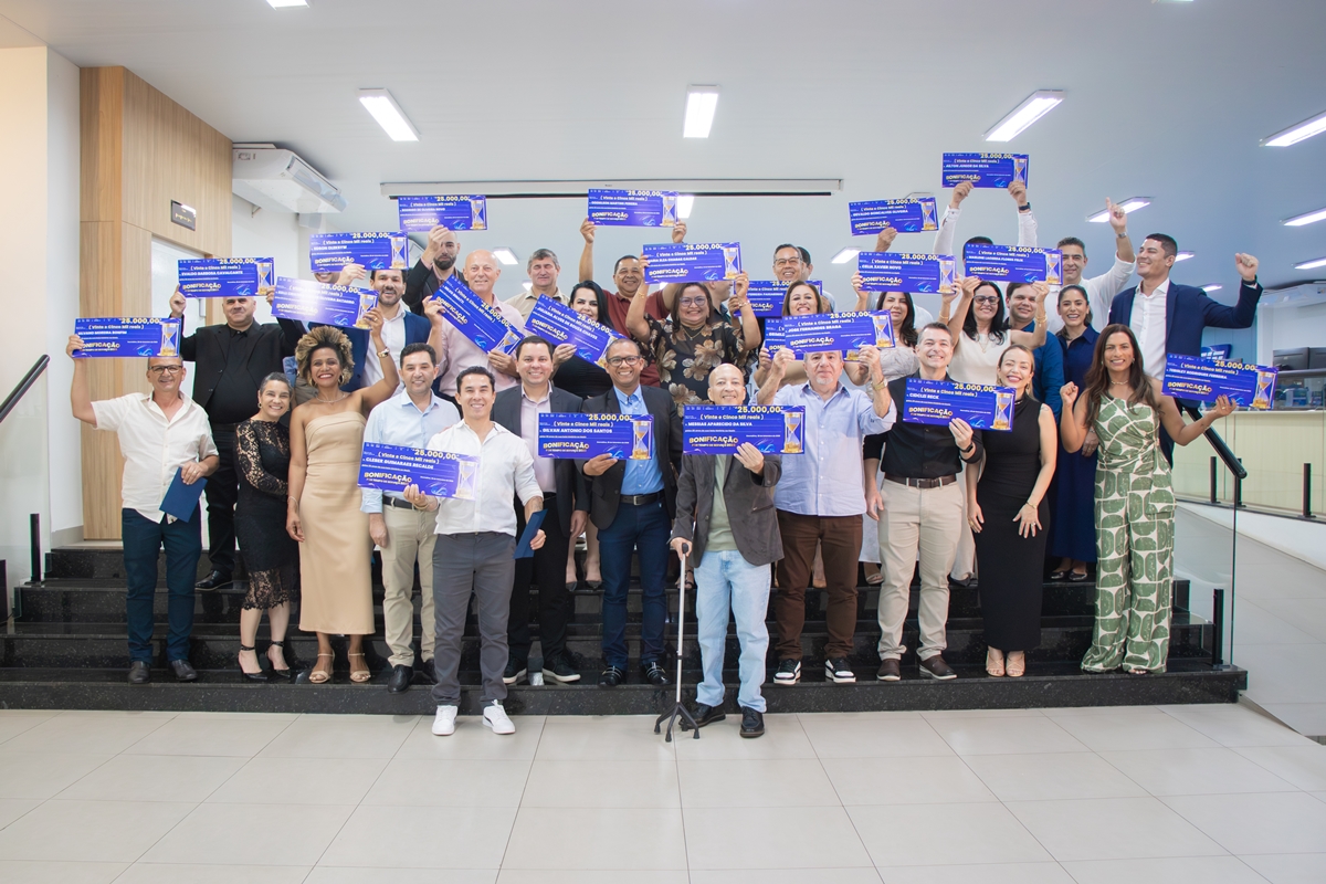 Gazin homenageia 23 colaboradores por 25 anos de casa com bonificação de R$ 25 mil