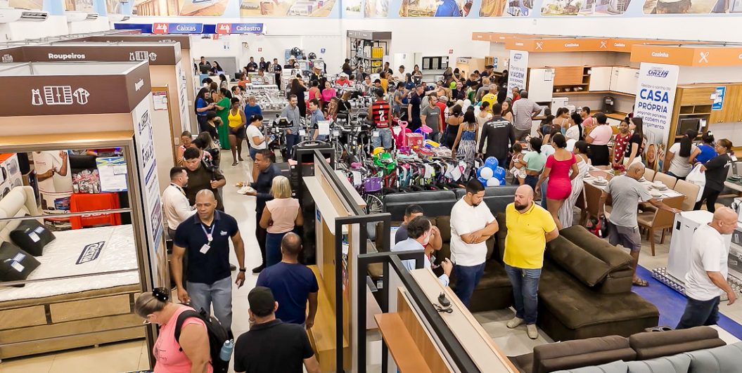 Centenas de clientes participaram da inauguração da 11ª loja da Gazin em Várzea Grande.
