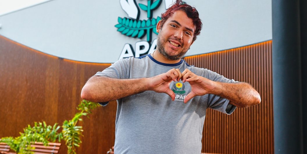 PINTANDO 72382.jpg